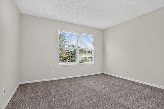 Building Photo - 15914 W 91st Terrace