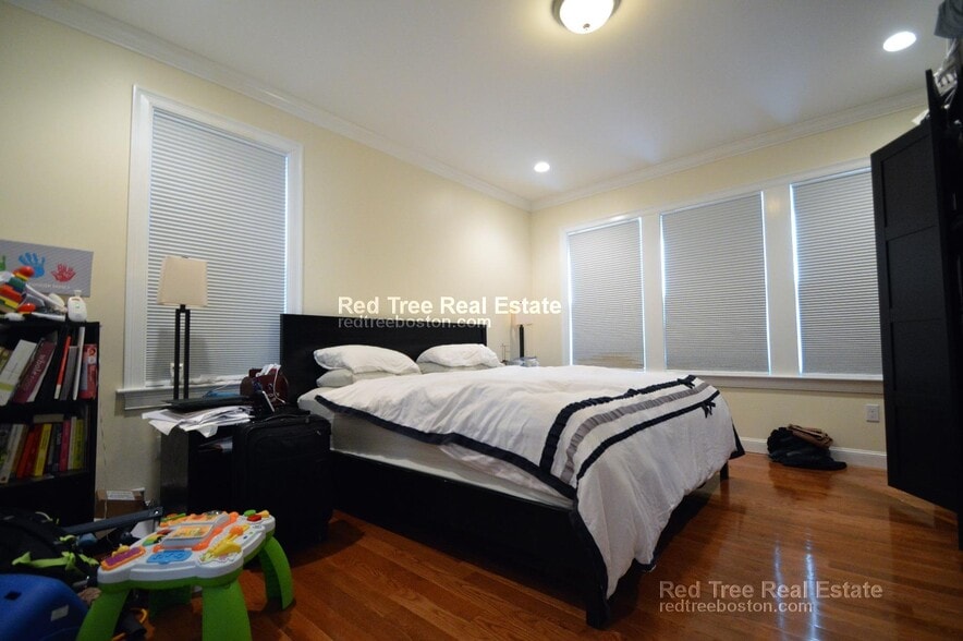 Building Photo - 222 Winchester St