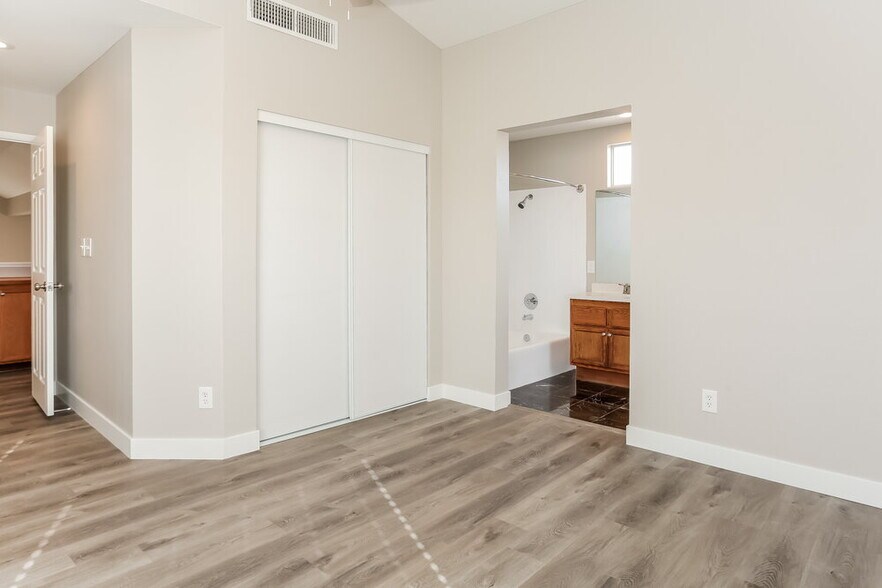 Building Photo - 1423 Grey Knoll Cir
