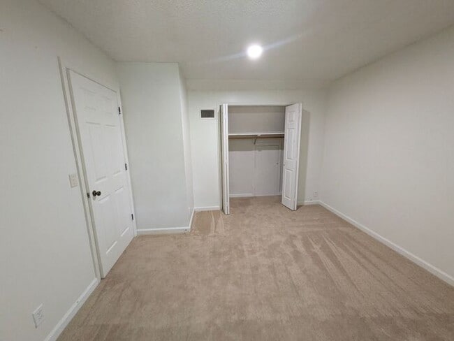 Building Photo - 1107 Quail Ct W