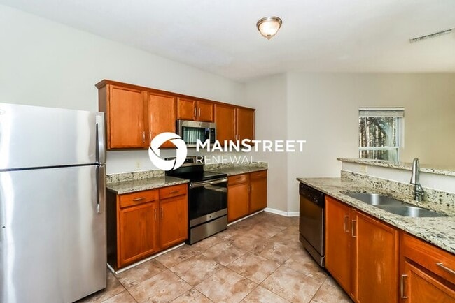 Building Photo - 4 Bedroom Pet-Friendly Home in Charlotte, NC with Main Street Renewal