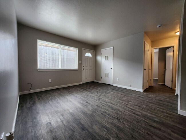 Building Photo - 4303 Ericson Dr
