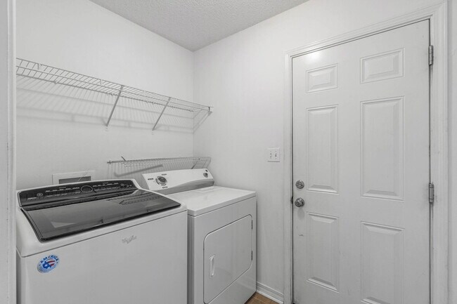 Building Photo - 203 Citadel Ln