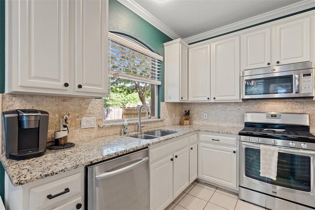 Building Photo - 4129 Travis Country Cir