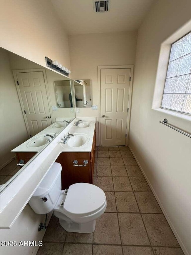 Building Photo - 3420 N Placita Herradura