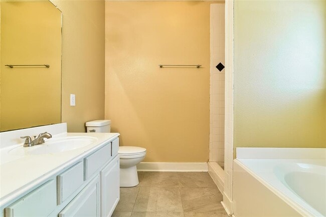 Building Photo - 10750 Cobblecreek Way