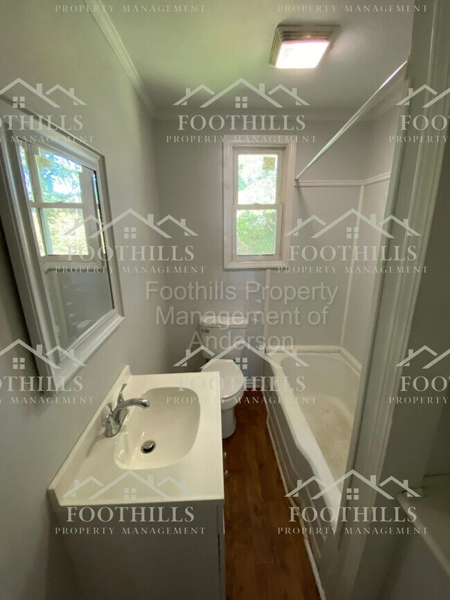 Building Photo - 106 Hanks Cir