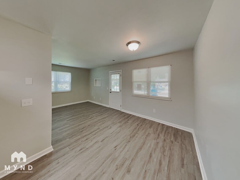 Building Photo - 1120 Seabrook Rd