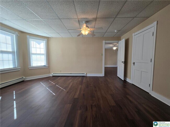 Building Photo - 40 E Evergreen St