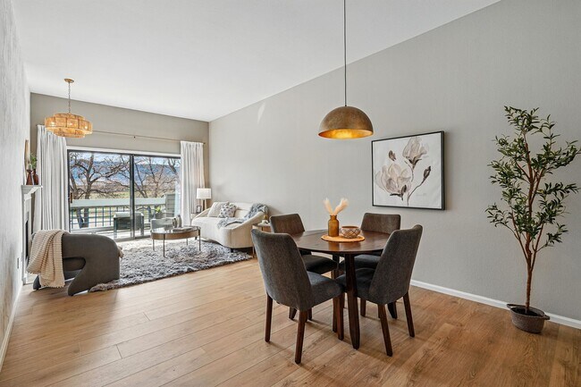 Building Photo - Sunny 2-Bed, 2-Bath Condo in Boulder’s Kin...
