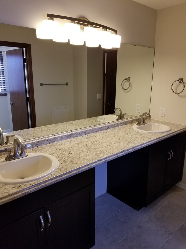 Dual Master Vanities - 6734 Worth Ave