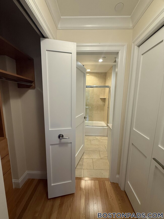 Building Photo - 1443 Beacon St