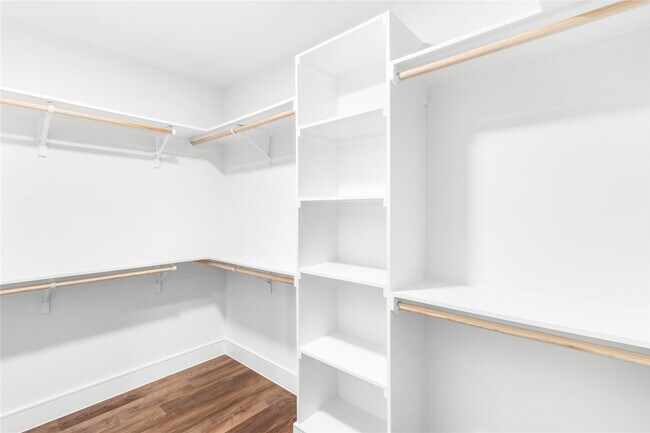 Building Photo - 2311 Westheimer Rd