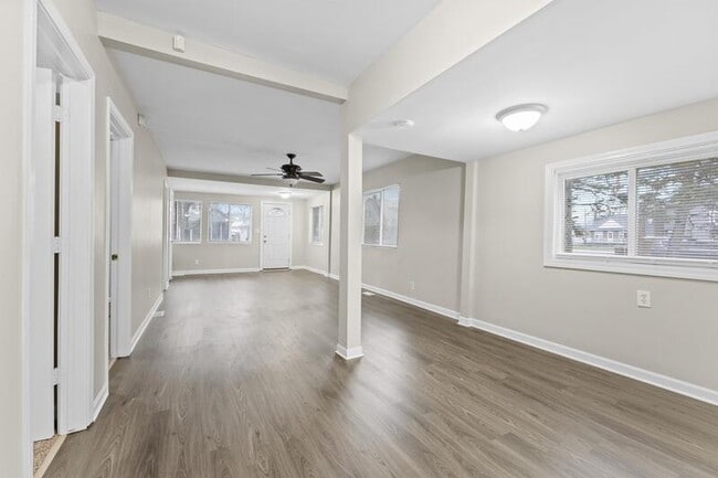 Building Photo - 2040 Austin Ave