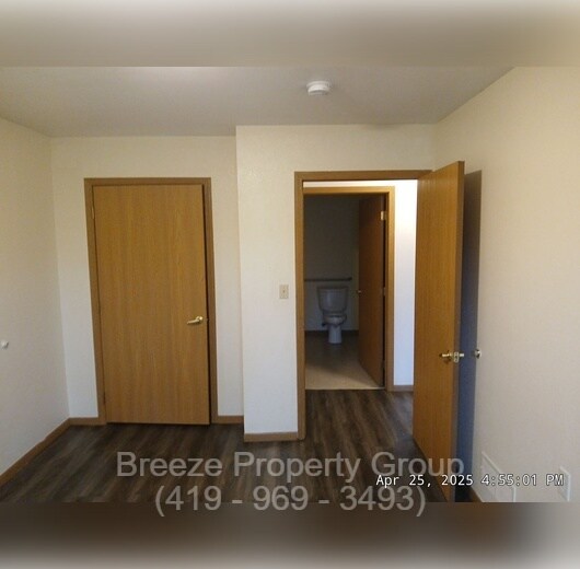 Building Photo - 1863 N Erie St