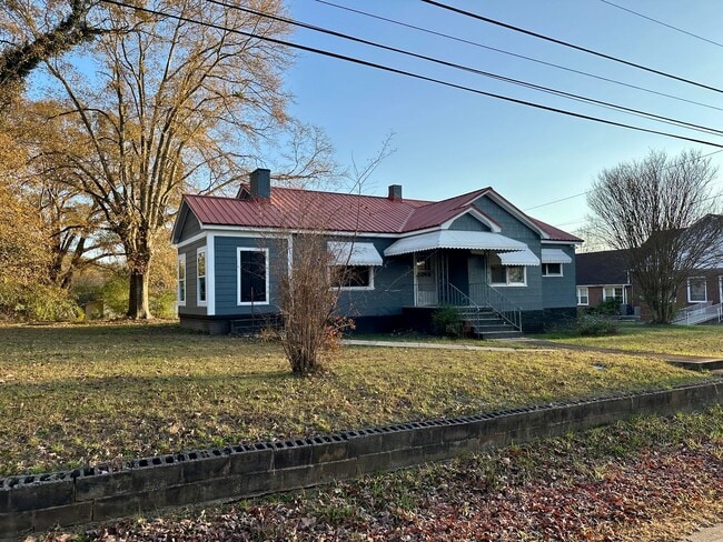 Building Photo - 3 Bedroom Newly Renovated Home in Central SC
