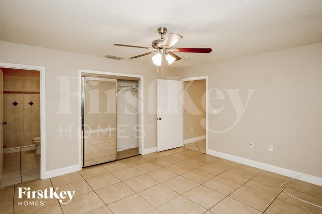 Building Photo - 11310 NW 38th Pl