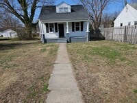 Building Photo - Adorable renovated 3 bedroom 2 full bath home