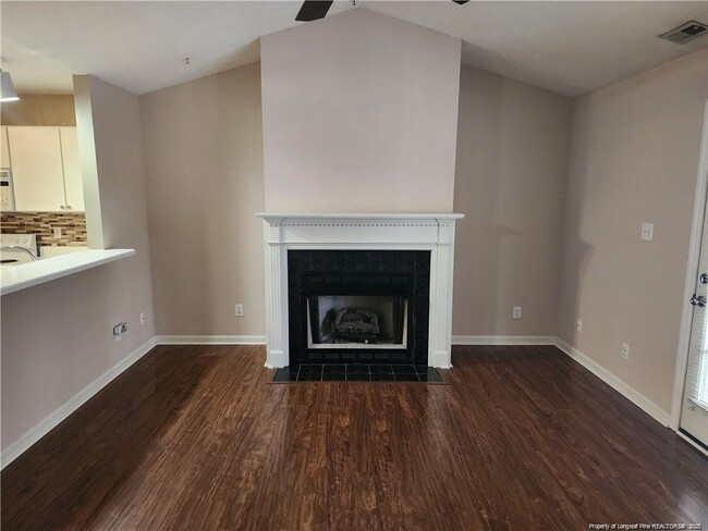Building Photo - 300 Bubble Creek Ct