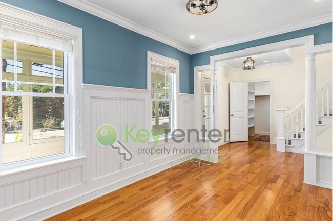 Building Photo - Beautiful 4-Bedroom Home with Fenced Yard ...