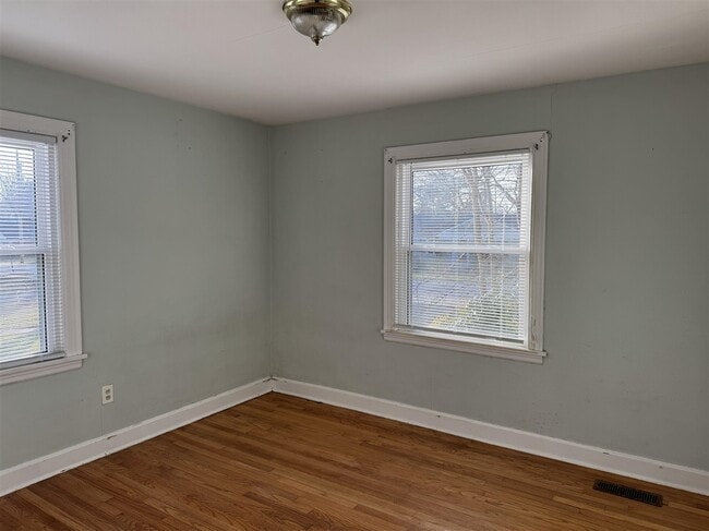 Building Photo - 1304 Cabell Dr