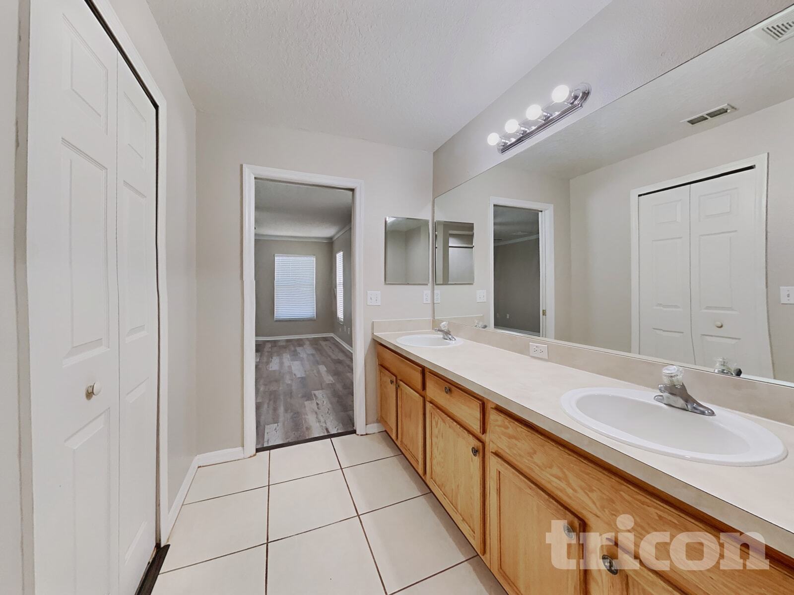 Building Photo - 910 Albertville Ct