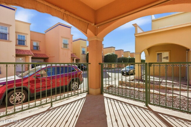 Building Photo - 3150 N Yarbrough Dr