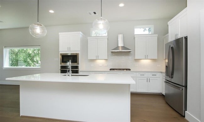 Building Photo - 836 Fisher St