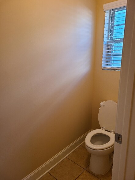 Building Photo - 4808 Hidden Valley Ct