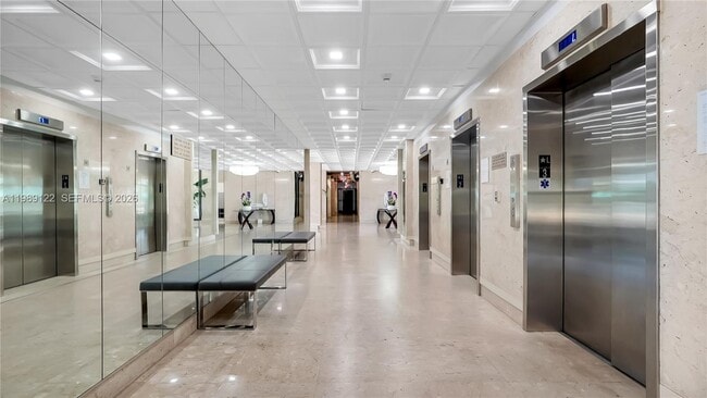 Building Photo - 300 Bayview Dr