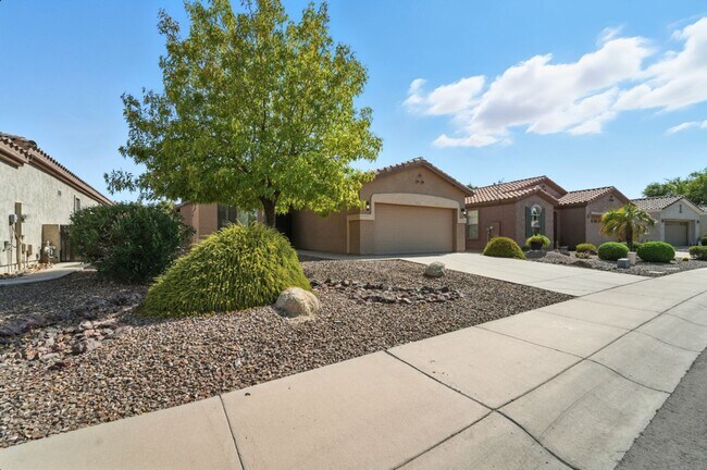 Building Photo - Fully Remodeled 2BR + Den in Trilogy at Po...