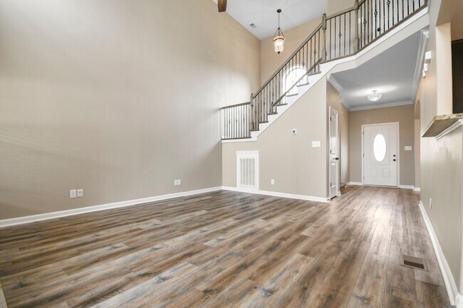 Building Photo - Pet Friendly Four Bedroom!