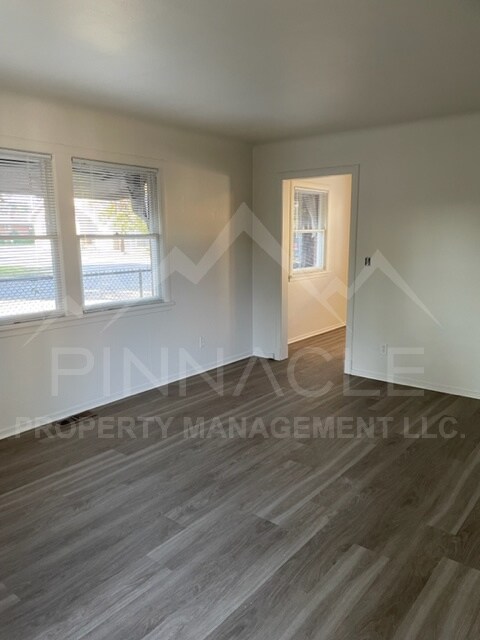 Building Photo - 31 Chicago Ave