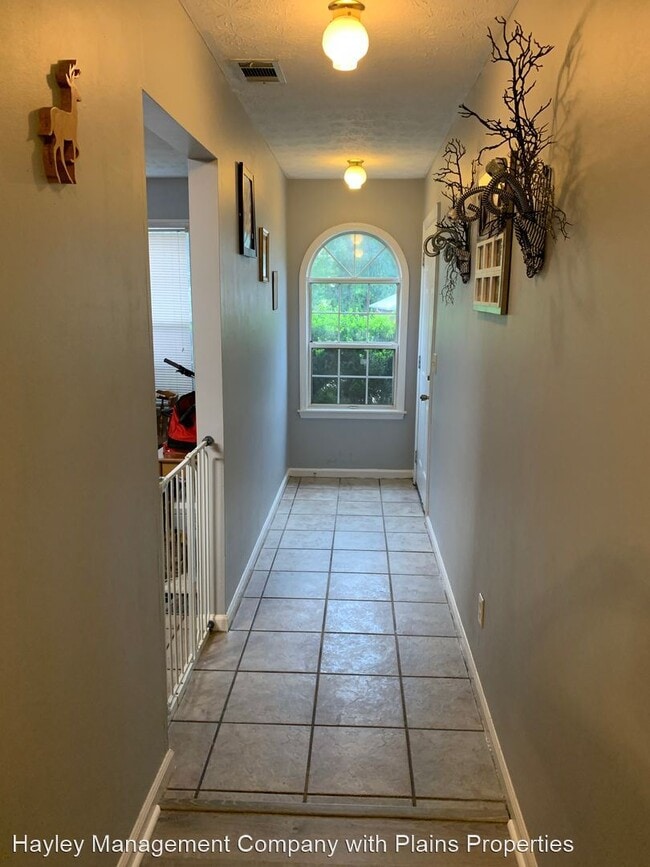 Building Photo - 3 br, 2 bath House - 1181 Northlake Drive