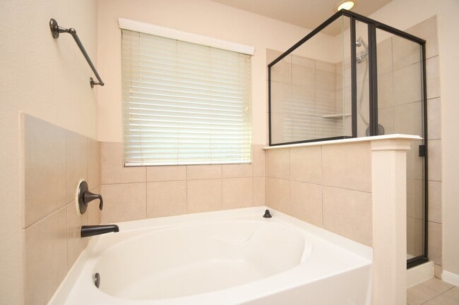 Building Photo - 10015 Bitternut Hickory Ln