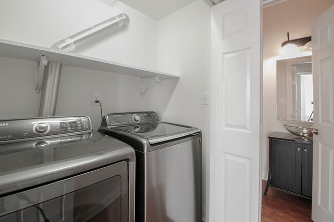 Building Photo - 128 Bogard Ln