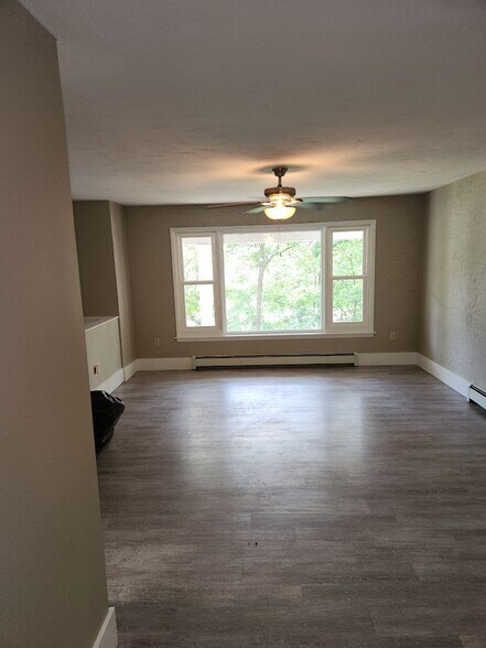 Building Photo - 9 Mystic Dr
