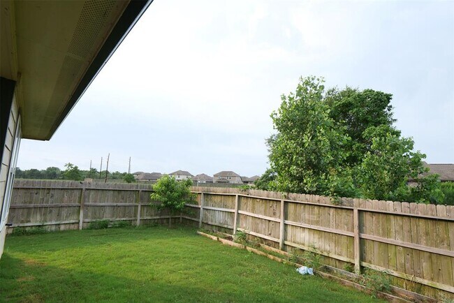 Building Photo - 25907 Rose Frost Ct