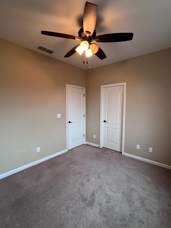 Building Photo - 2020 Makenna Dr