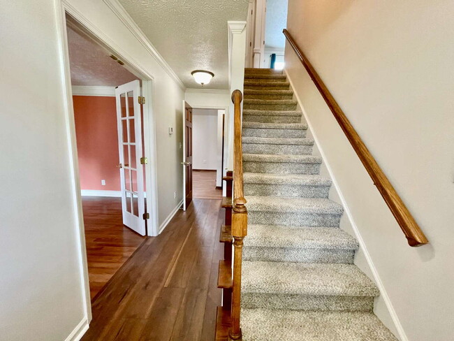 Building Photo - Spacious 6-Bedroom Gem In Fayetteville!