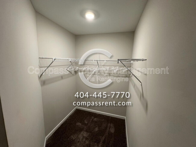 Building Photo - 112 Squarewood Ln NW