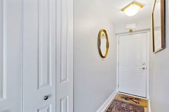 Building Photo - Chicago Gorgeous 2bedr 2bath Spacious Condo