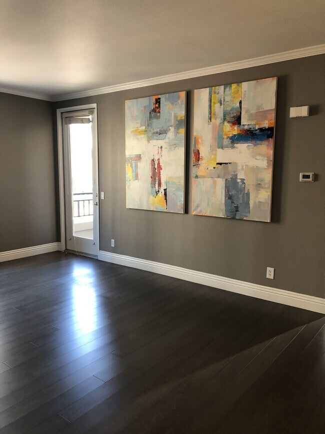 Building Photo - 2BR/2BA Plus Bonus/office Condo at The Hei...