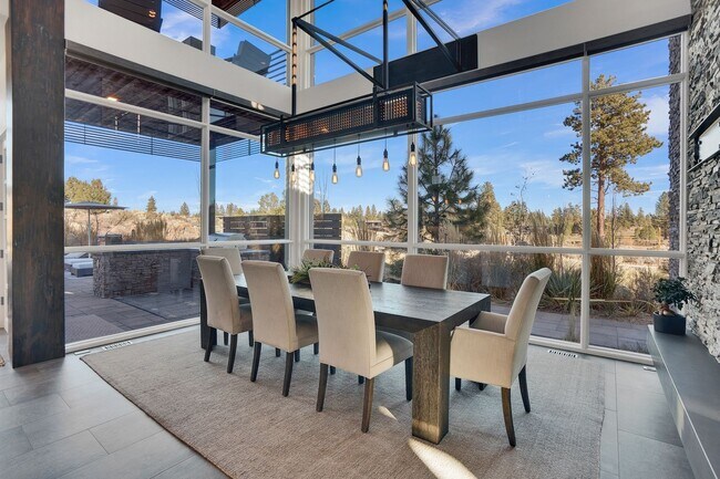 Building Photo - Contemporary Fully Furnished Four Bed Four Bath Masterpiece in Tetherow