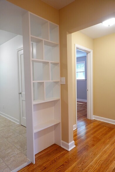 Building Photo - 8713 Plymouth St