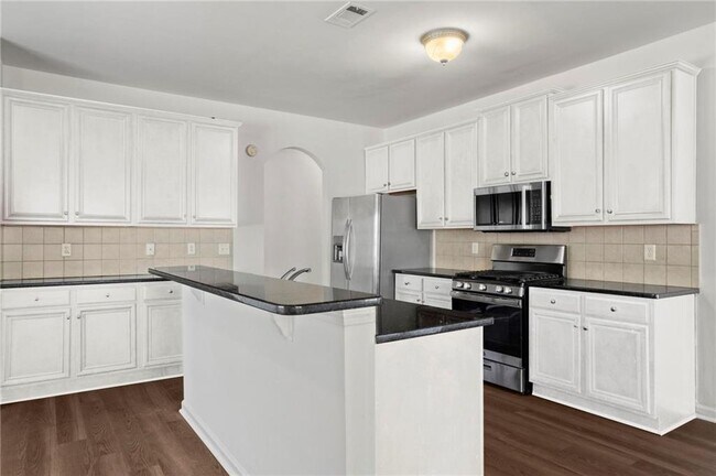 Building Photo - 221 Cutbank Ct SW