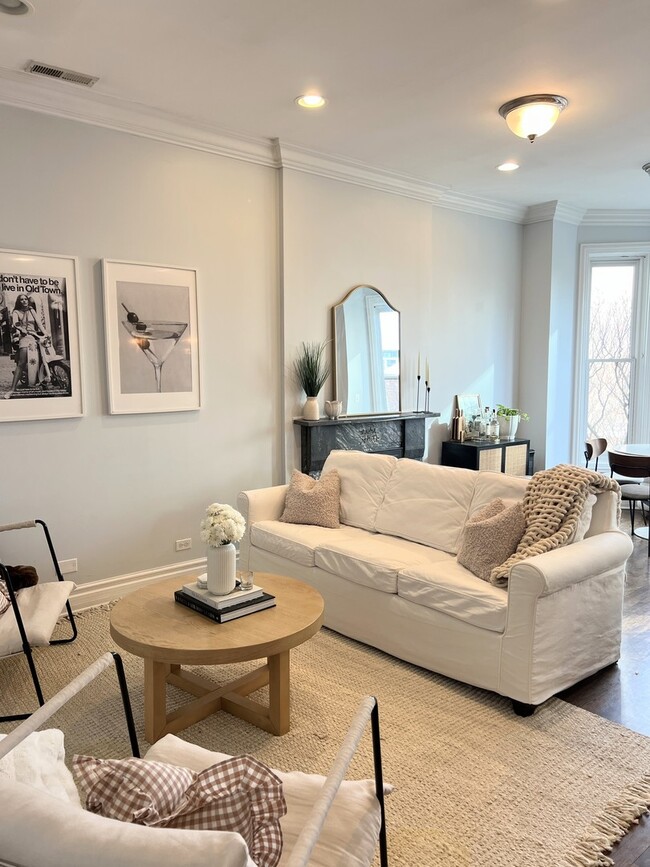 Building Photo - 1704 N Wells St