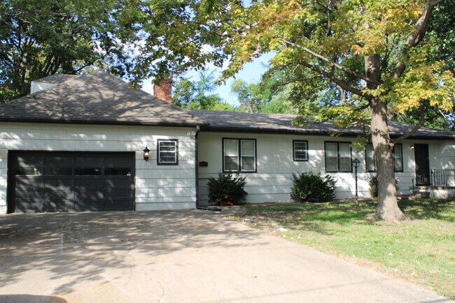 Primary Photo - Spacious 4 Bedroom, 3 Full Bath Home In In...