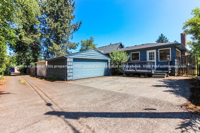 Building Photo - 5903 NE 30th Ave