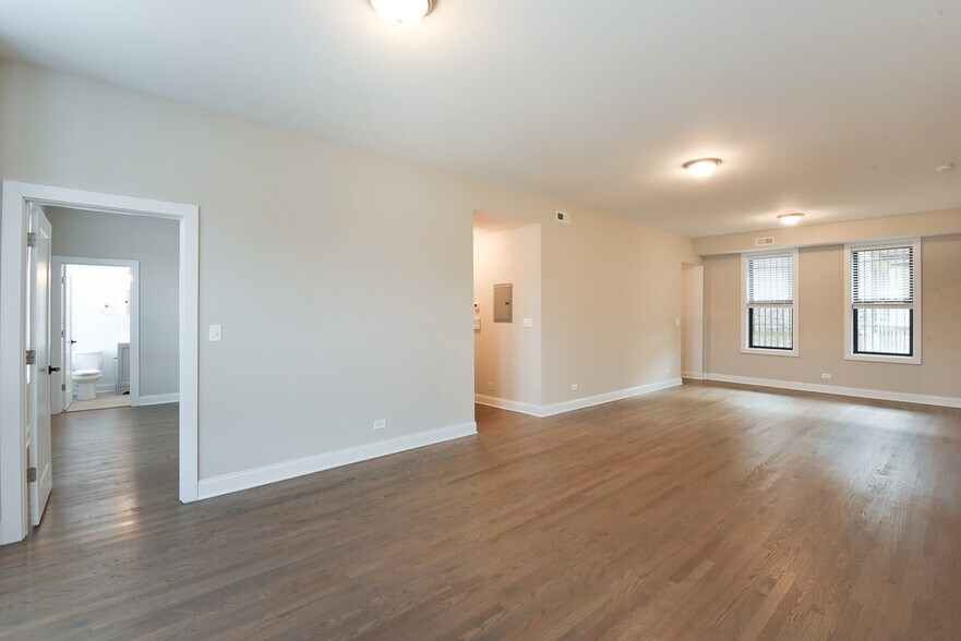 Building Photo - 3405 W Fullerton Ave